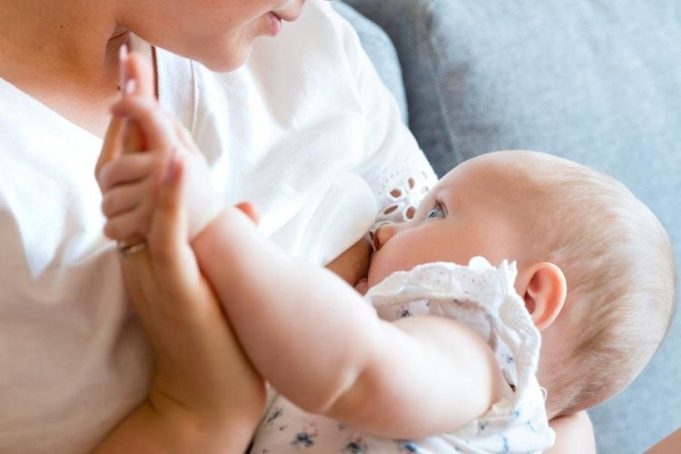Cách cai sữa cho bé hiệu quả nhất và không gây đau cho mẹ